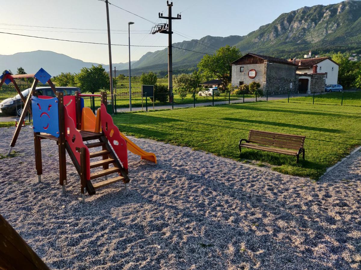 Small House In Vipava Valley 외부 사진